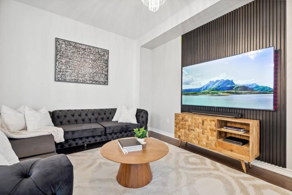 Barrie Luxe, Pool Table 6 Bedroom 6 Ba Custom Design A+ Location Eksteriør billede